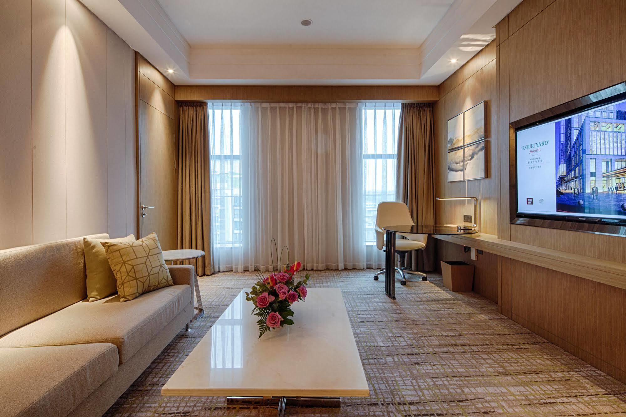 คอร์ตยาร์ด ซินฉาง Hotel Xinchang ภายนอก รูปภาพ